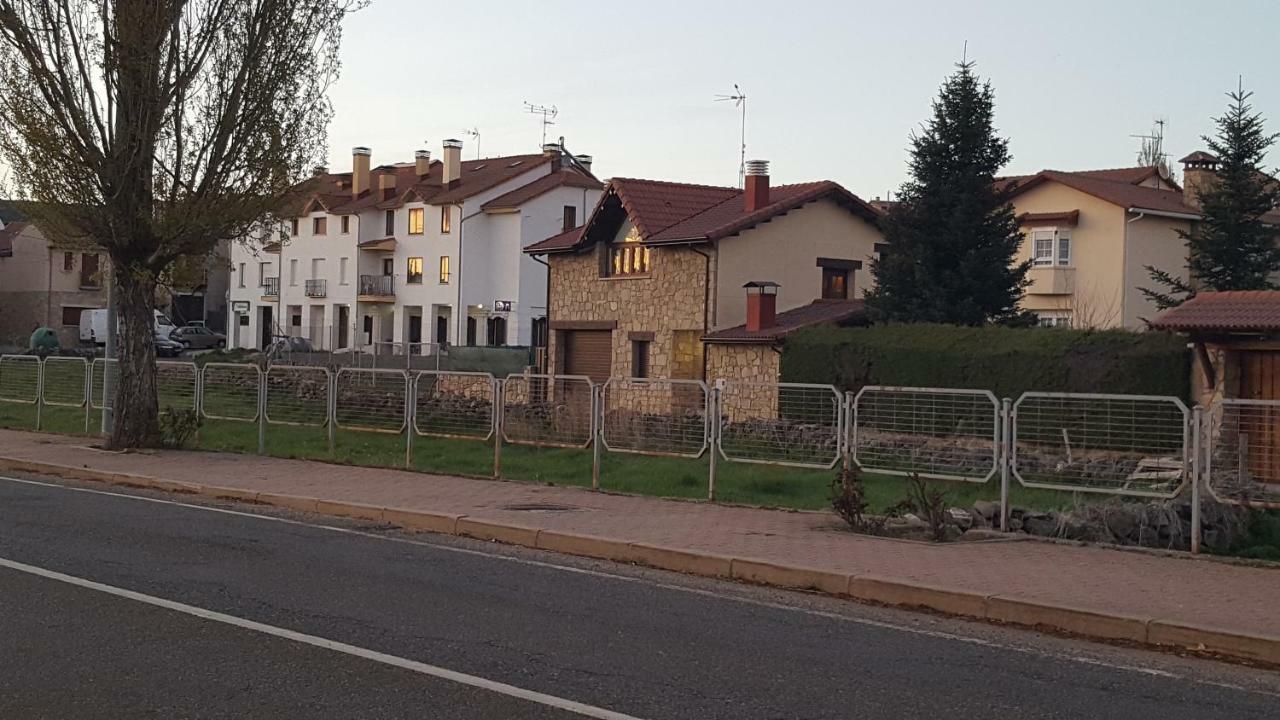 El Cordel De Gredos Pensionat Navarredonda de Gredos Eksteriør billede